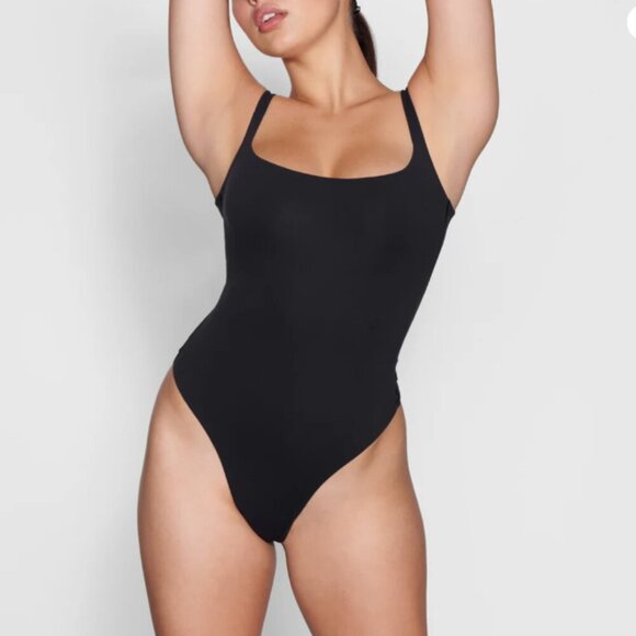 SKIMS FITS EVERYBODY SQUARE NECK BODYSUIT - Picture 1 of 8